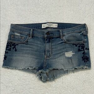 Abercrombie & Fitch Y2K Low Rise Blue Embroidered Distressed Denim Shorts sz 8